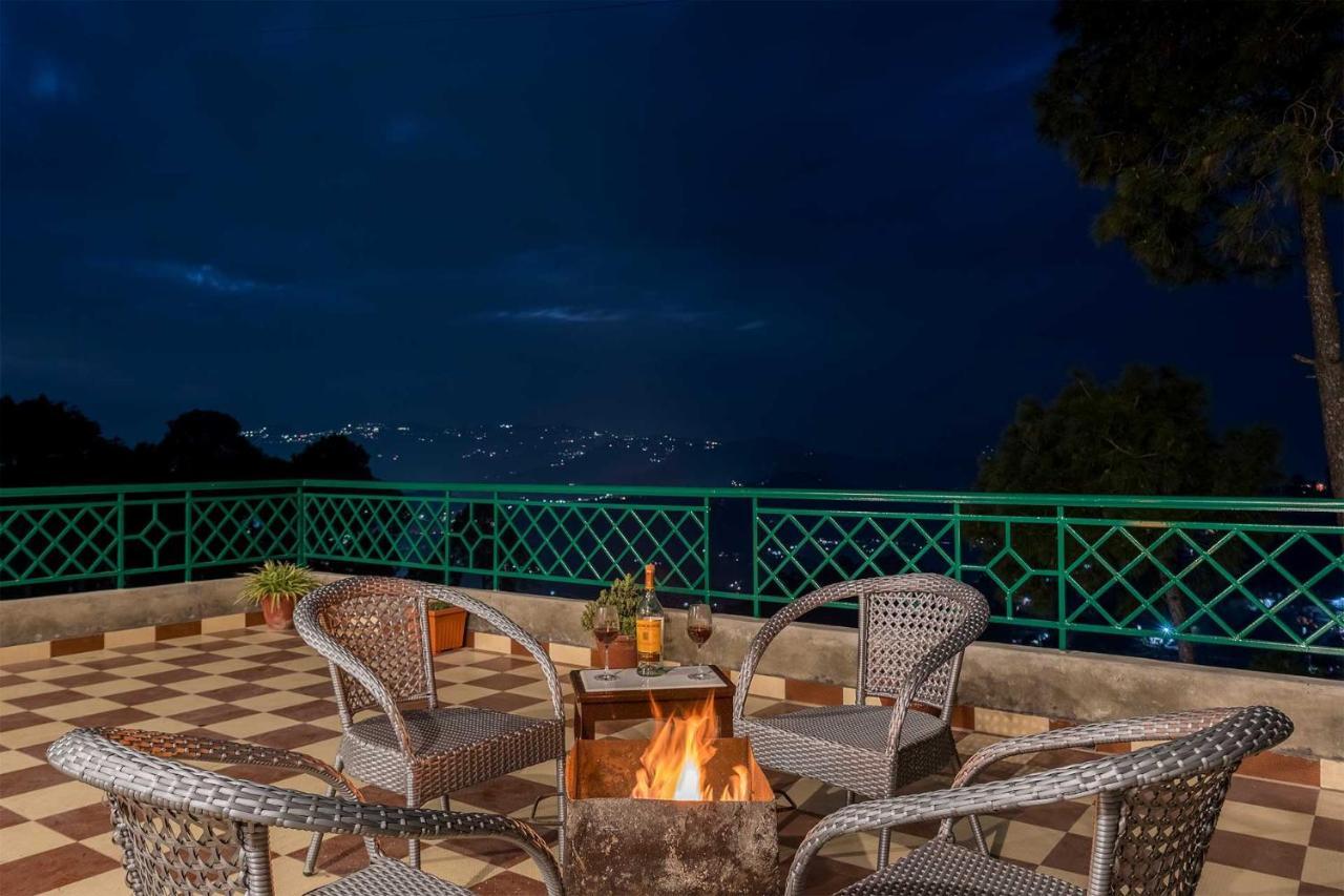 Stayvista At Cecil Cottages With Barbeque, Hill View Kasauli Dış mekan fotoğraf