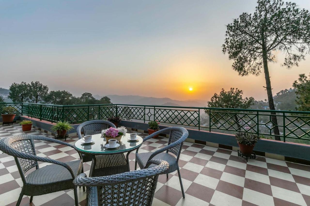 Stayvista At Cecil Cottages With Barbeque, Hill View Kasauli Dış mekan fotoğraf