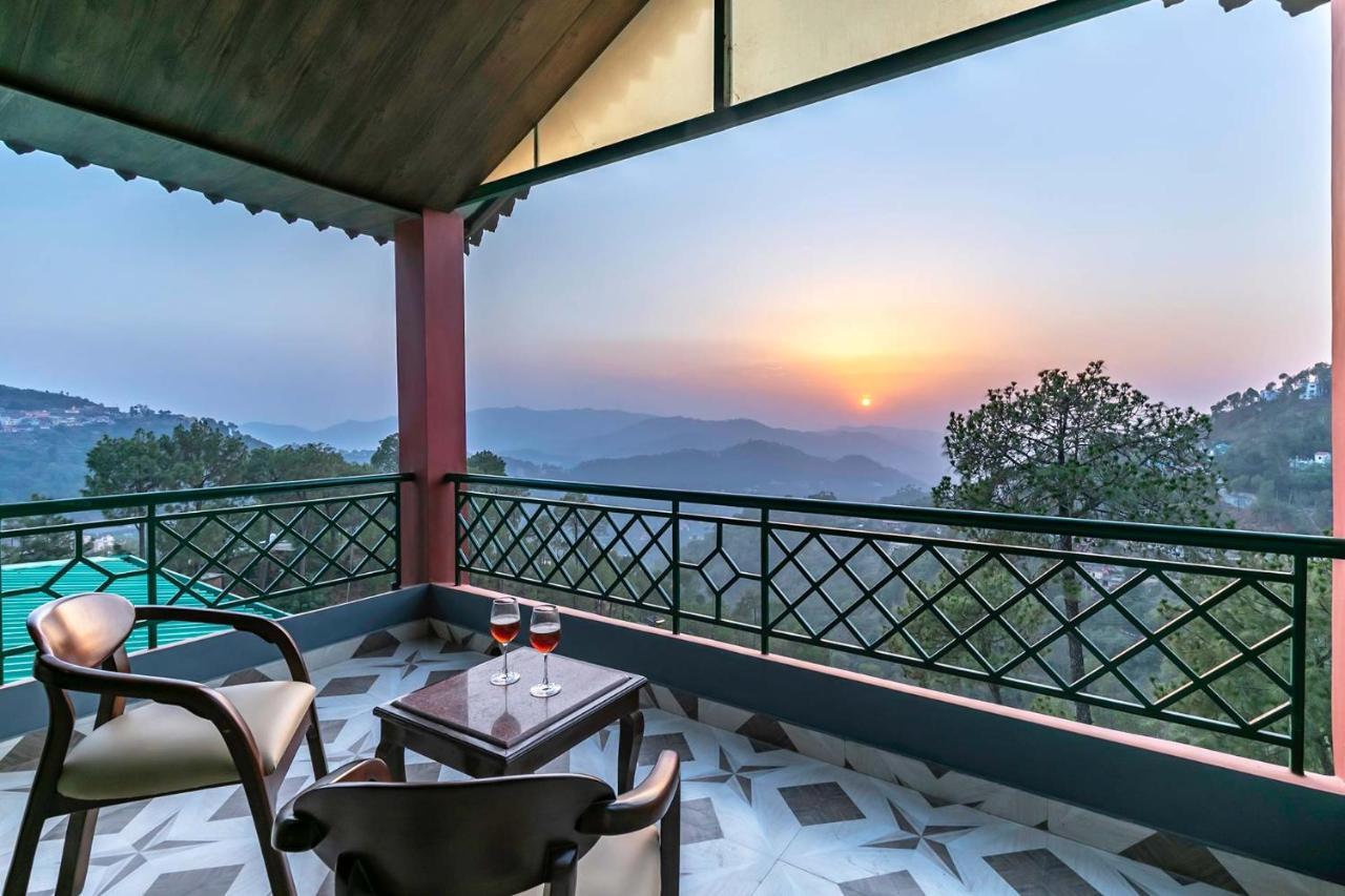 Stayvista At Cecil Cottages With Barbeque, Hill View Kasauli Dış mekan fotoğraf