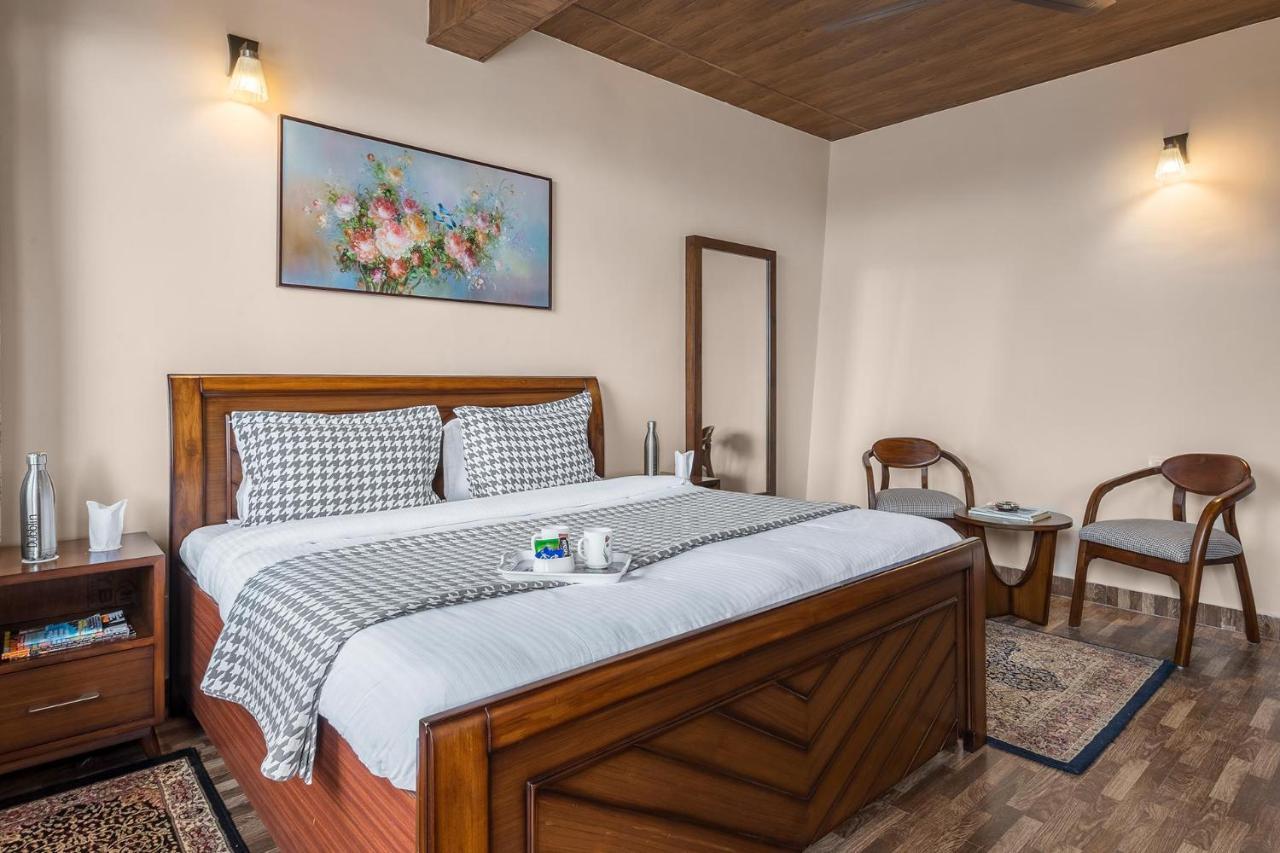 Stayvista At Cecil Cottages With Barbeque, Hill View Kasauli Dış mekan fotoğraf